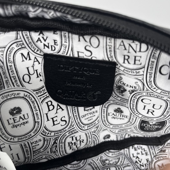 Diptyque Paris Qatar Airways Zippered Amenities Cosmetic Case Black 4.5" x 7 3/4 - Picture 6 of 10